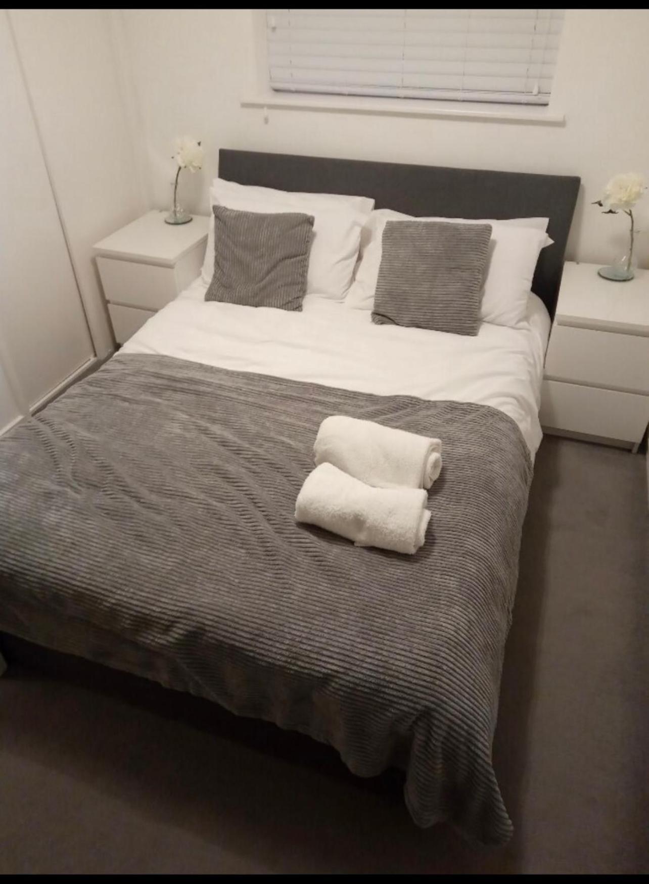 Ttsa- Essential 1 Bedroom Balham-free Parking Apartment